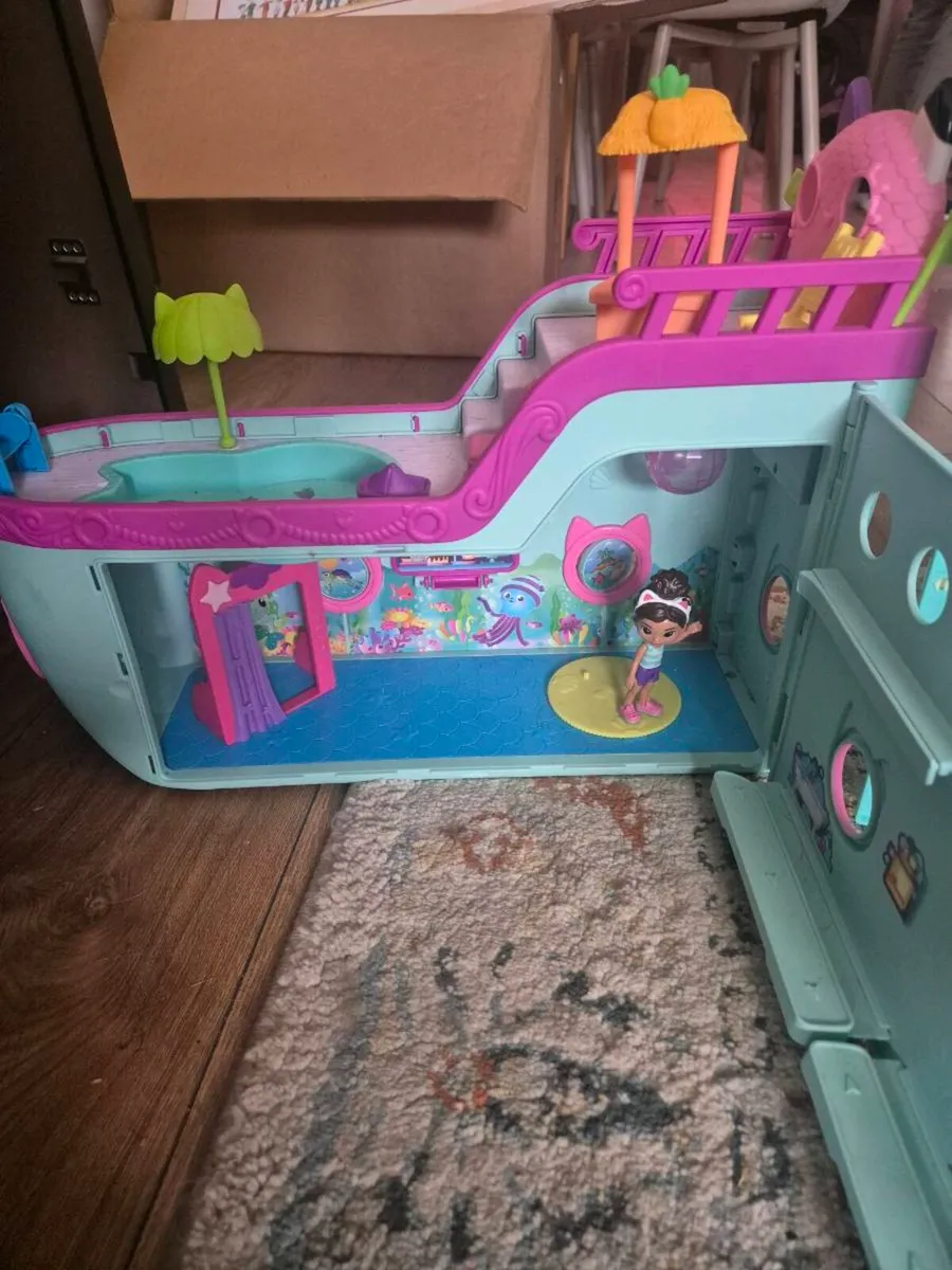 Gabby doll house/Gabby house boat - Image 3
