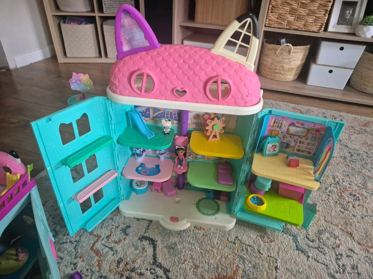 Gabby doll house/Gabby house boat - Image 4