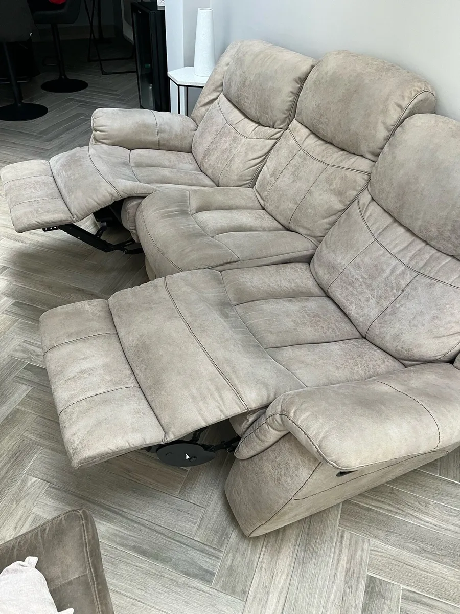 3 seater recliner couch - Image 4