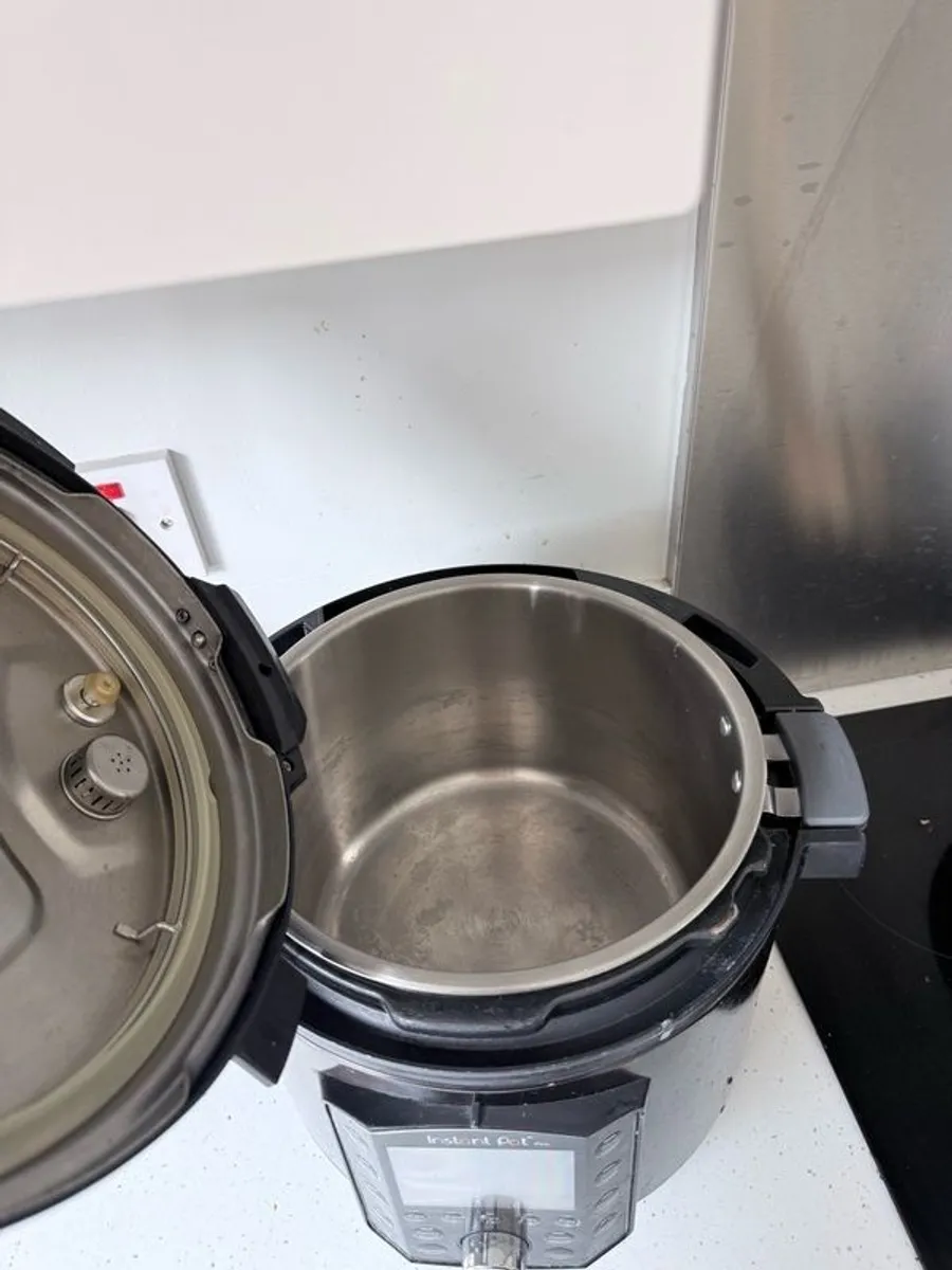 Instant Pot Pro 10-in-1 Electric Multi Functional Cooker - Image 2