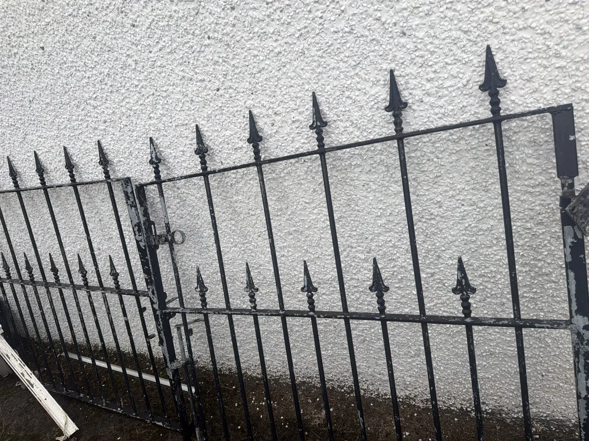 Gates - Image 1