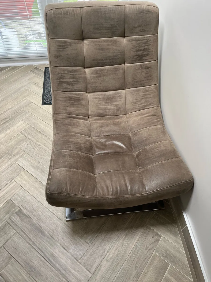 Lounge chair - Image 1