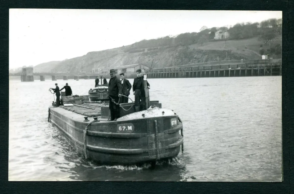 Houseboat - heritage Grand Canal Company barge - Image 3