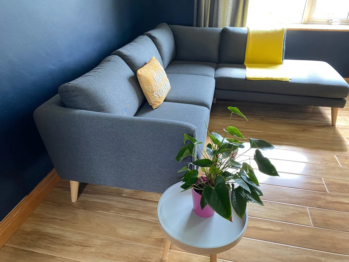 Grey corner sofa with chaise - €400 - Image 2