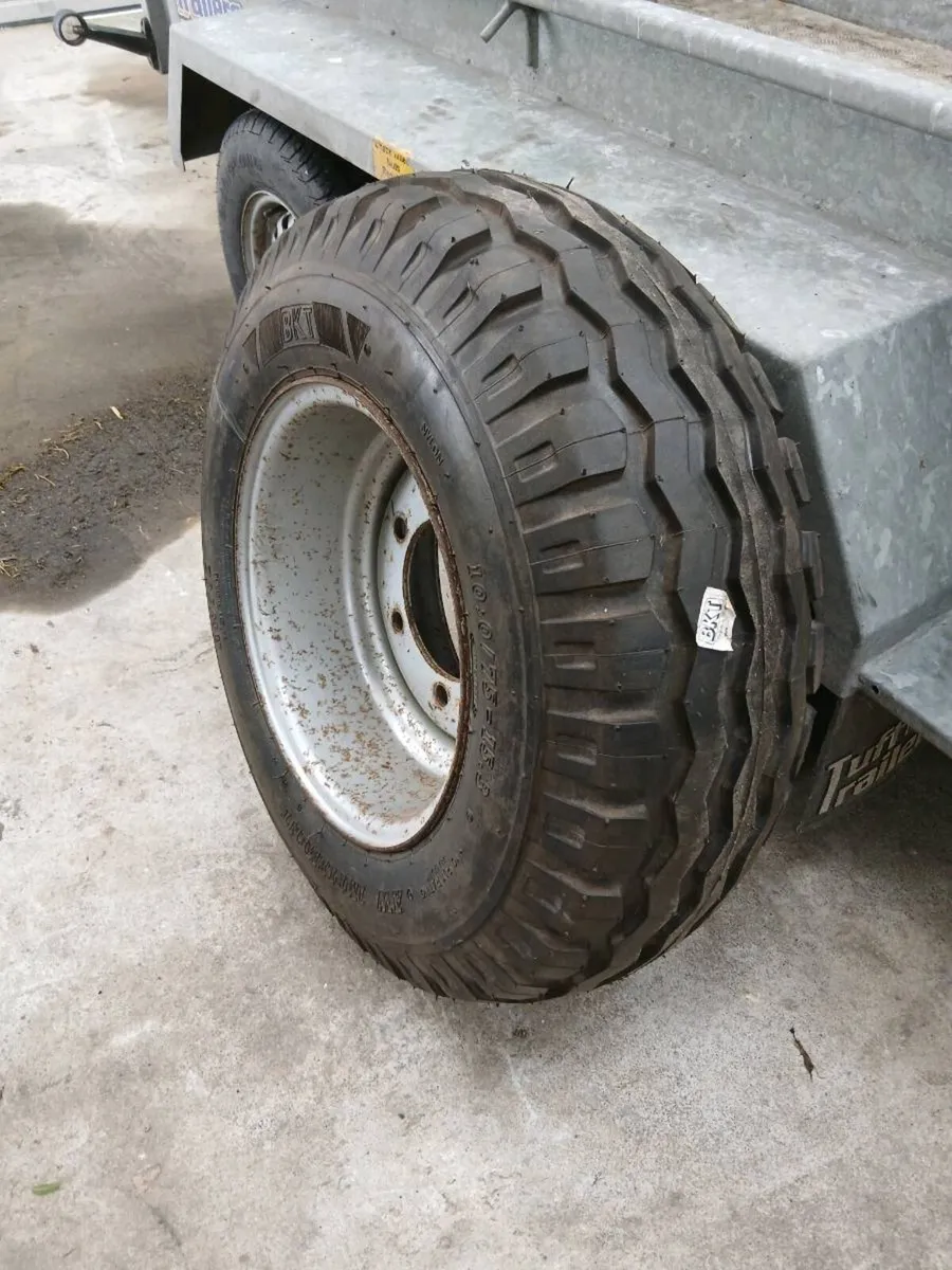 Wheel / new tyre - Image 1