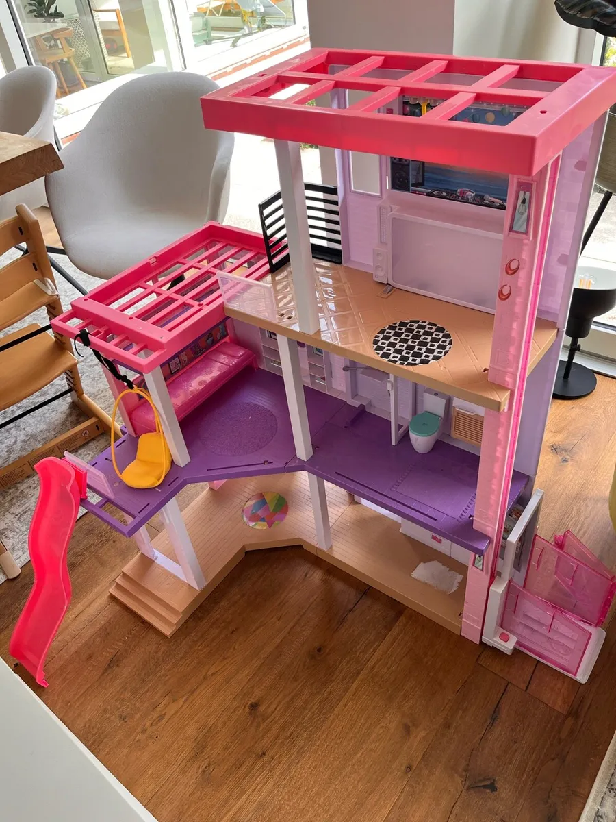 Large Barbie House - Image 2