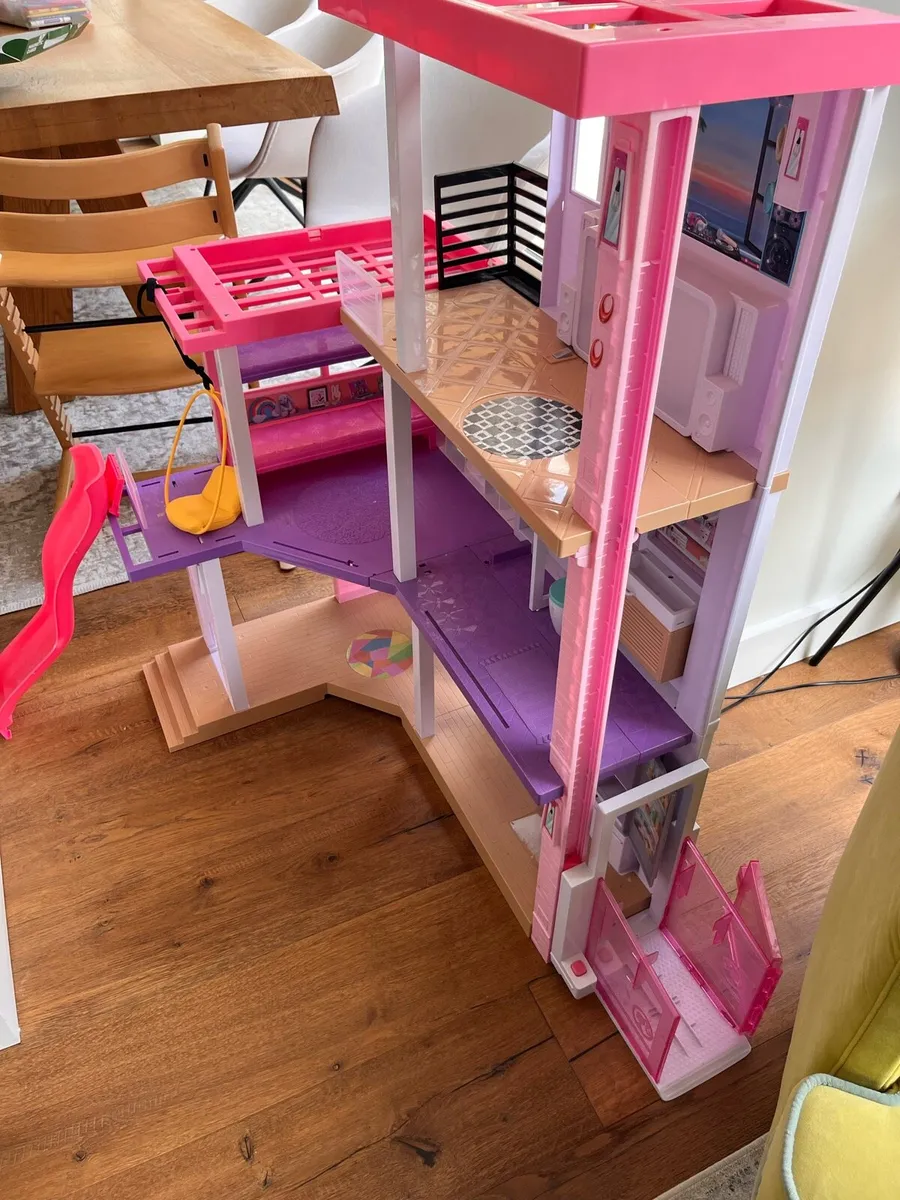 Large Barbie House - Image 3