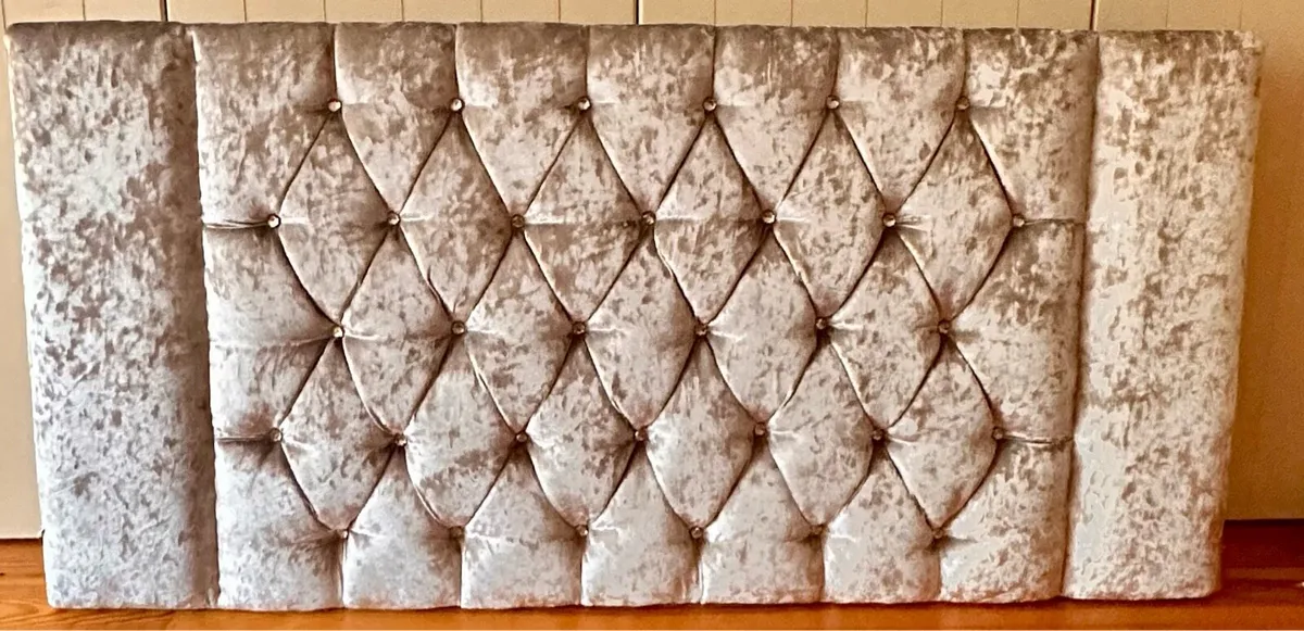 Silver Crushed Velvet Tufted Headboard - 5ftx2.5ft - Image 1