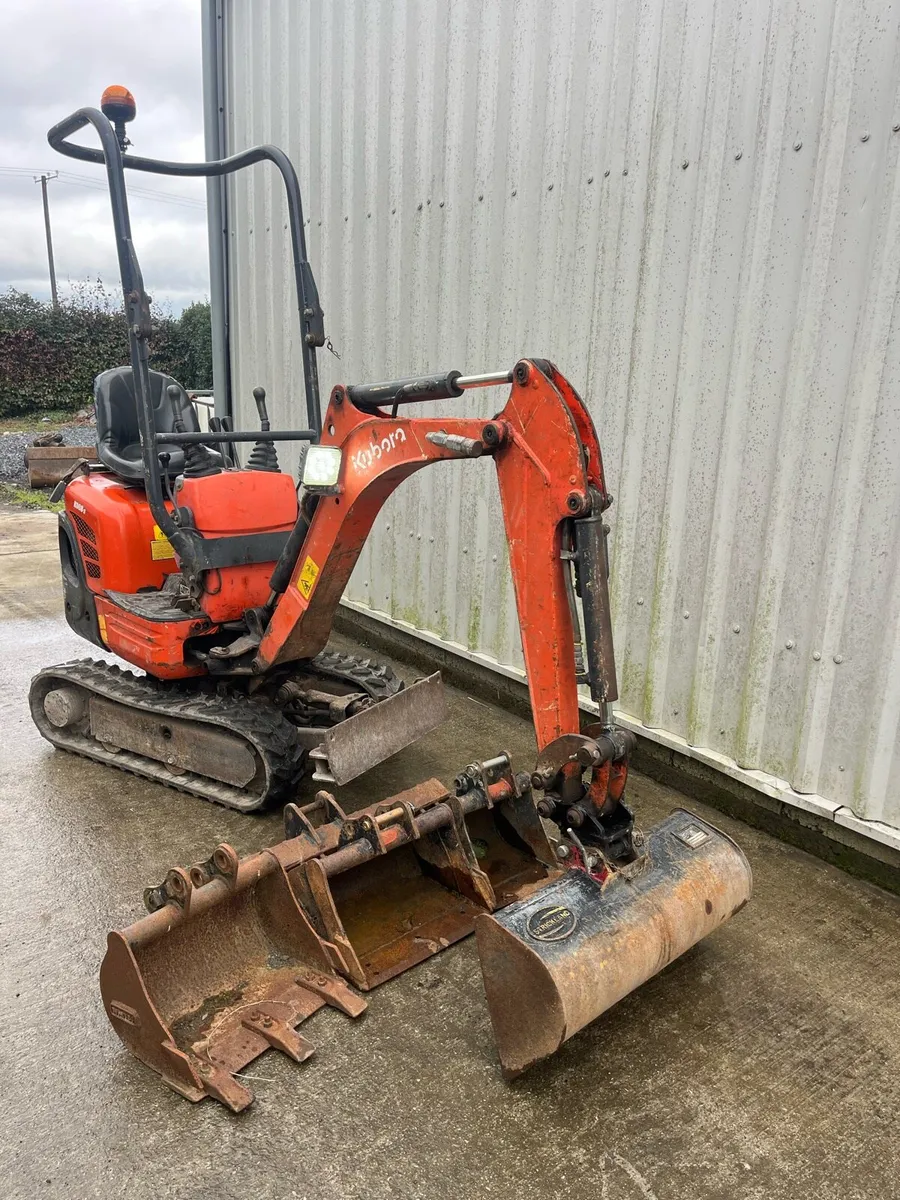 Kubota .8 micro digger - Image 2