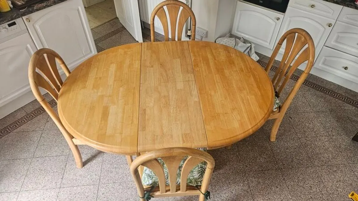 Kitchen Table & Chairs - Image 2