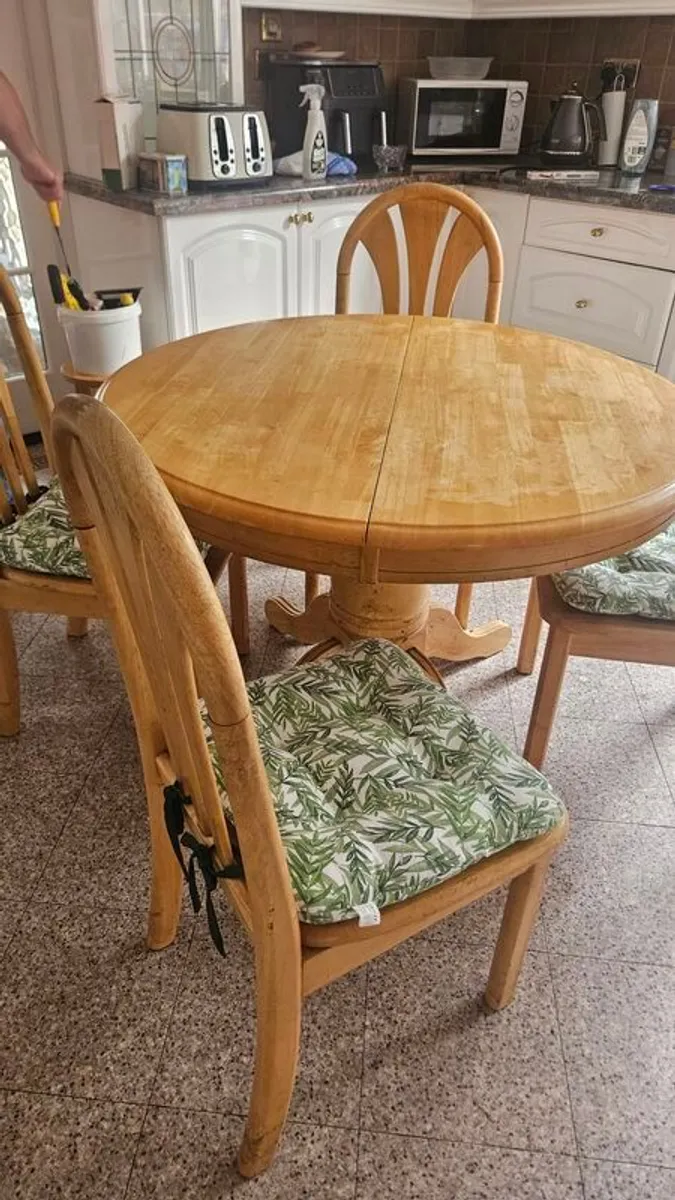 Kitchen Table & Chairs - Image 3