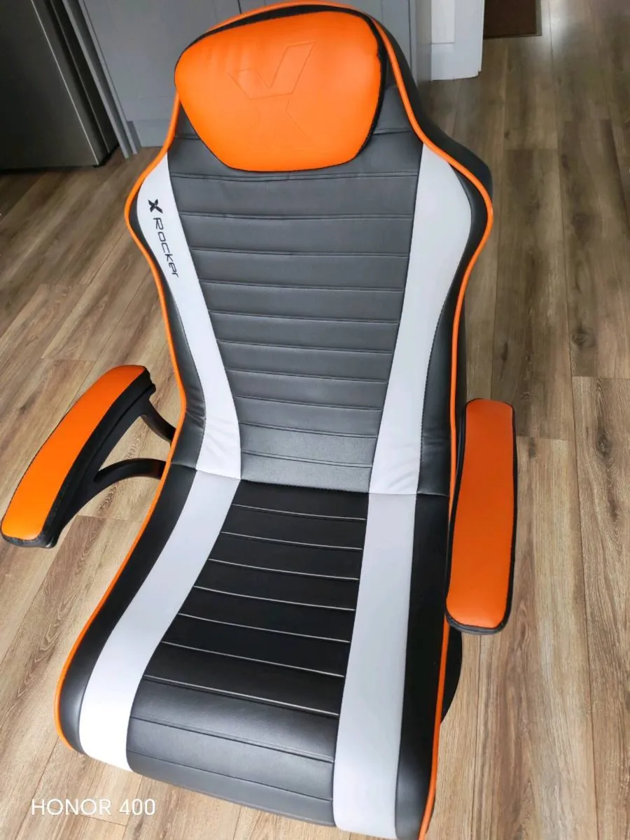 Gaming chair - Image 1