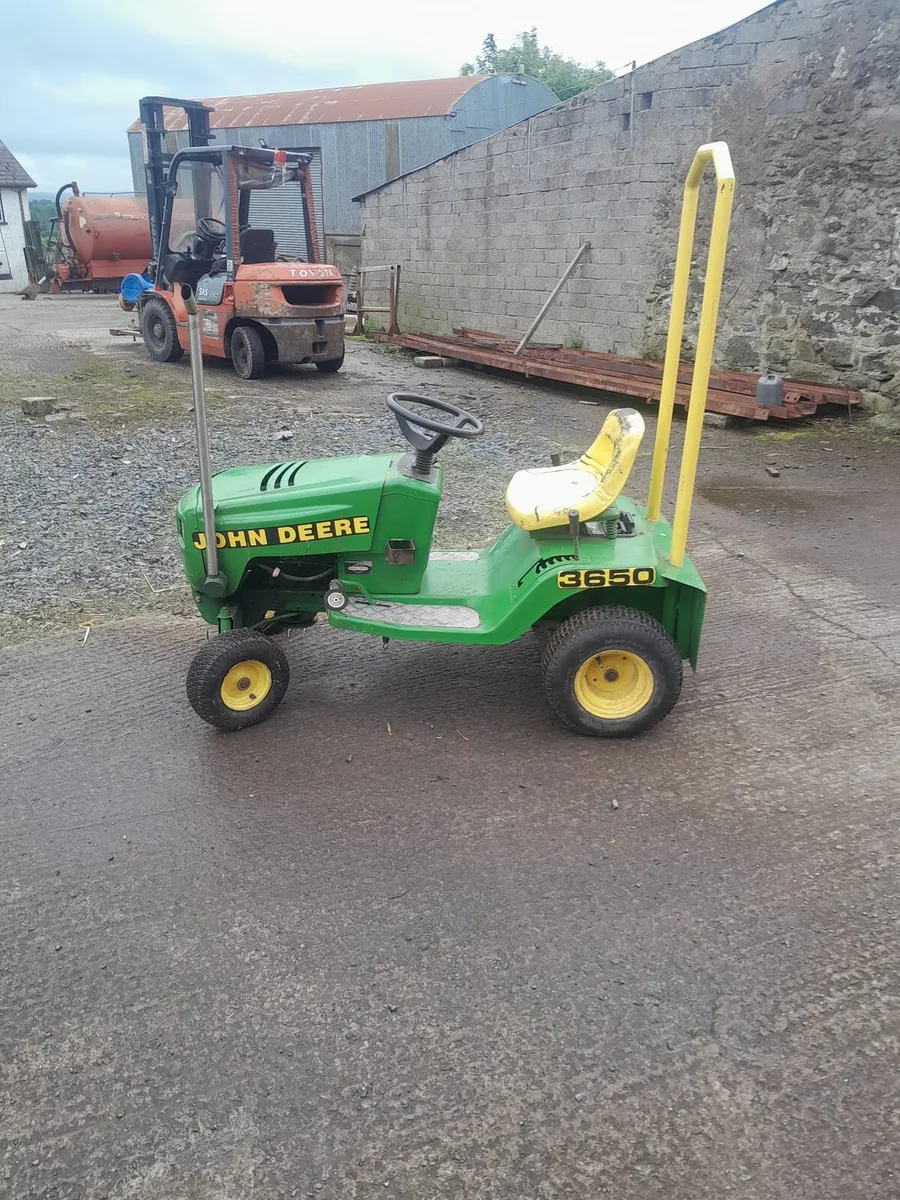 Ride on lawn mower - Image 2