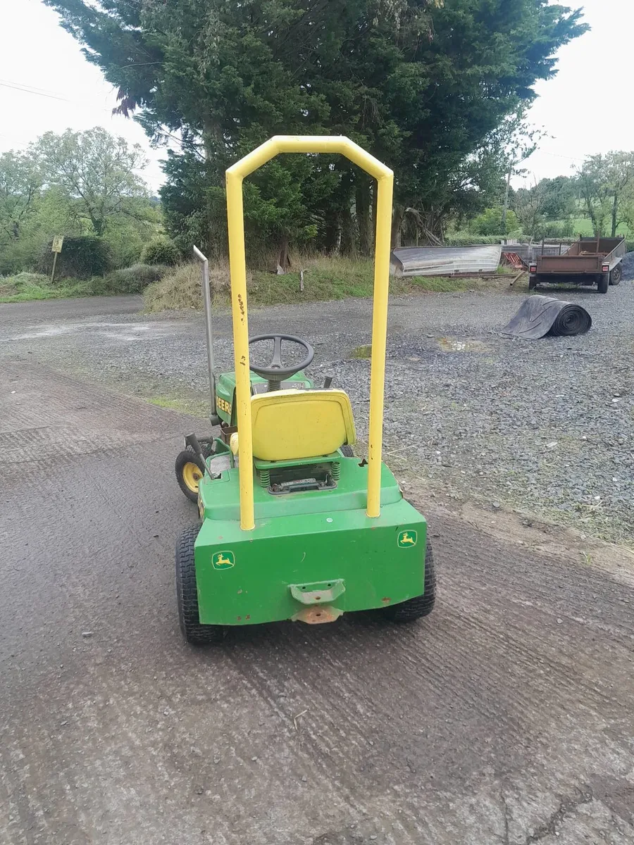 Ride on lawn mower - Image 3