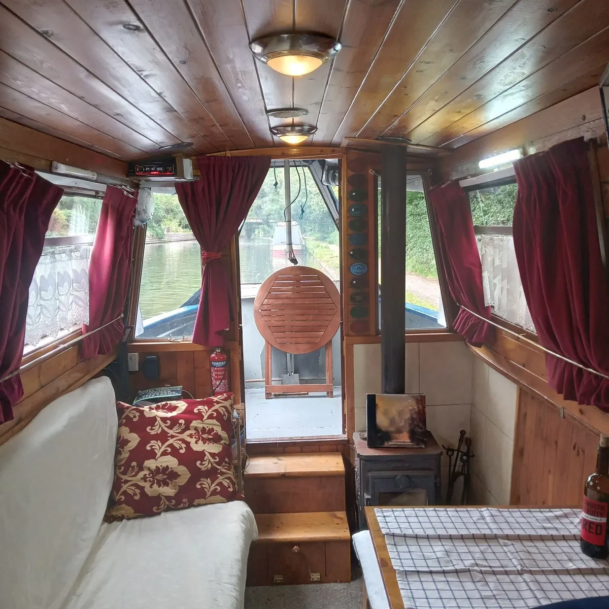 Narrowboat Houseboat on the Grand Canal - Image 2