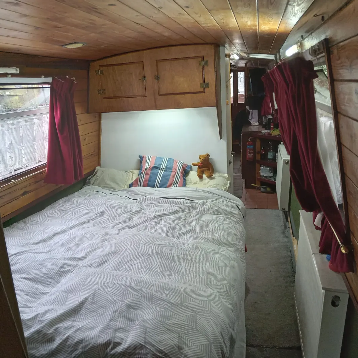 Narrowboat Houseboat on the Grand Canal - Image 3