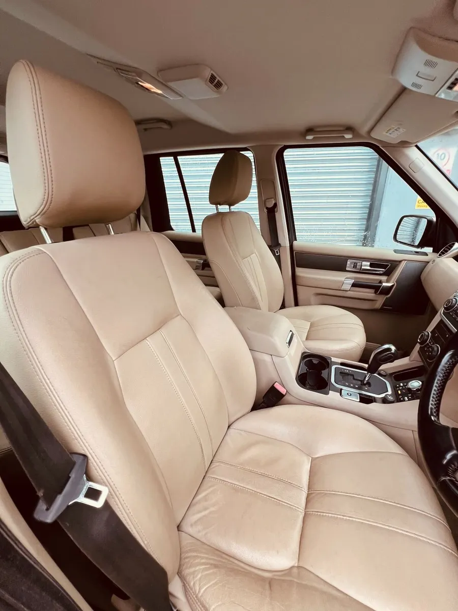 Land Rover Discovery 2010 - Image 2
