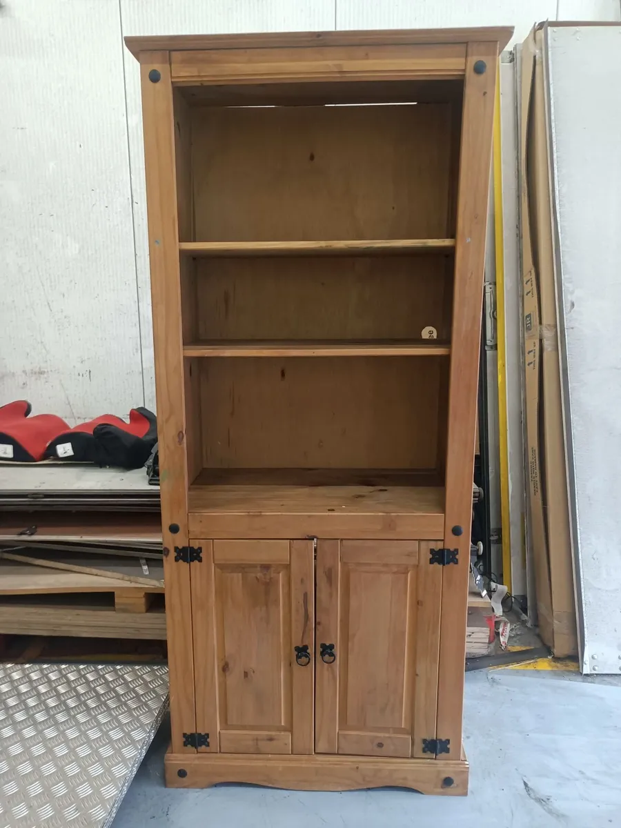 Cabinet - Image 1