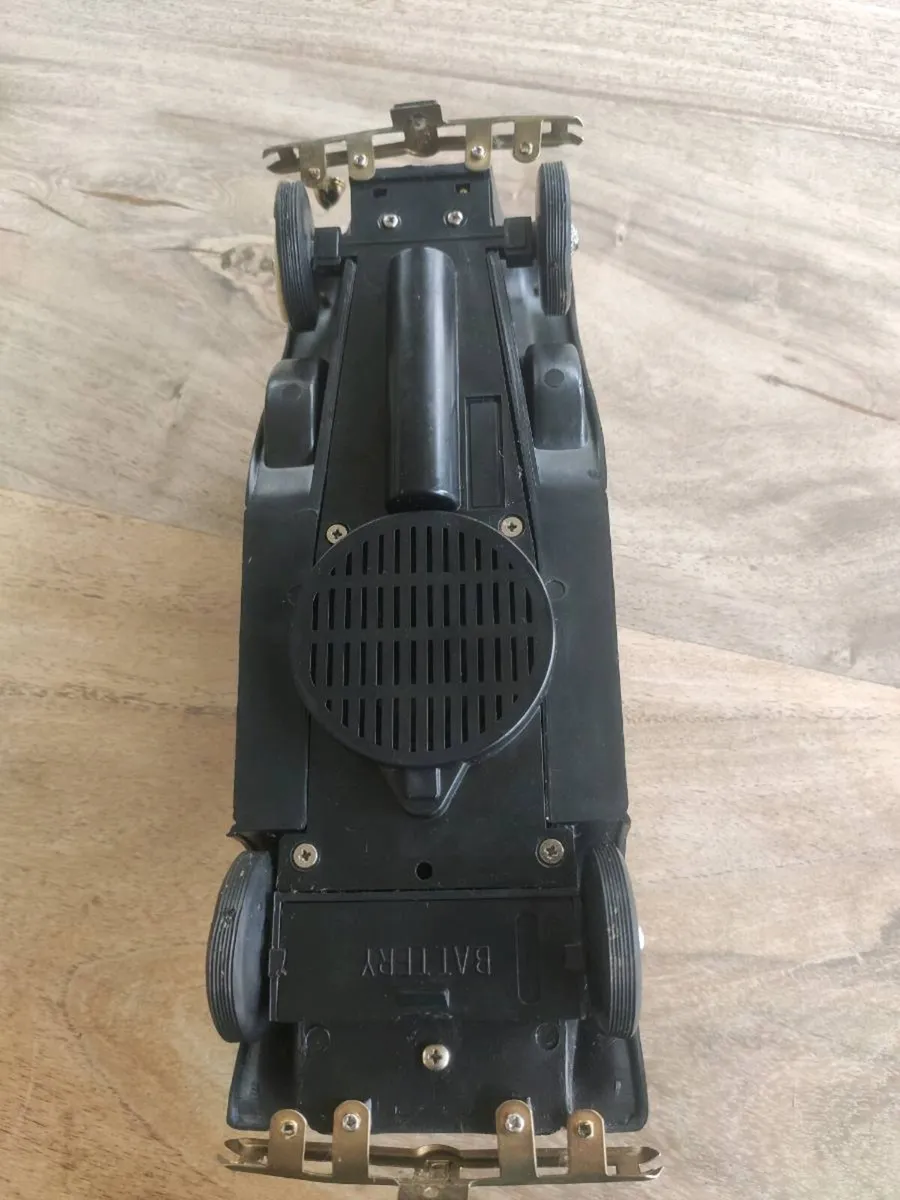 Vintage Rolls-Royce Model Car with Working Radio - Image 4