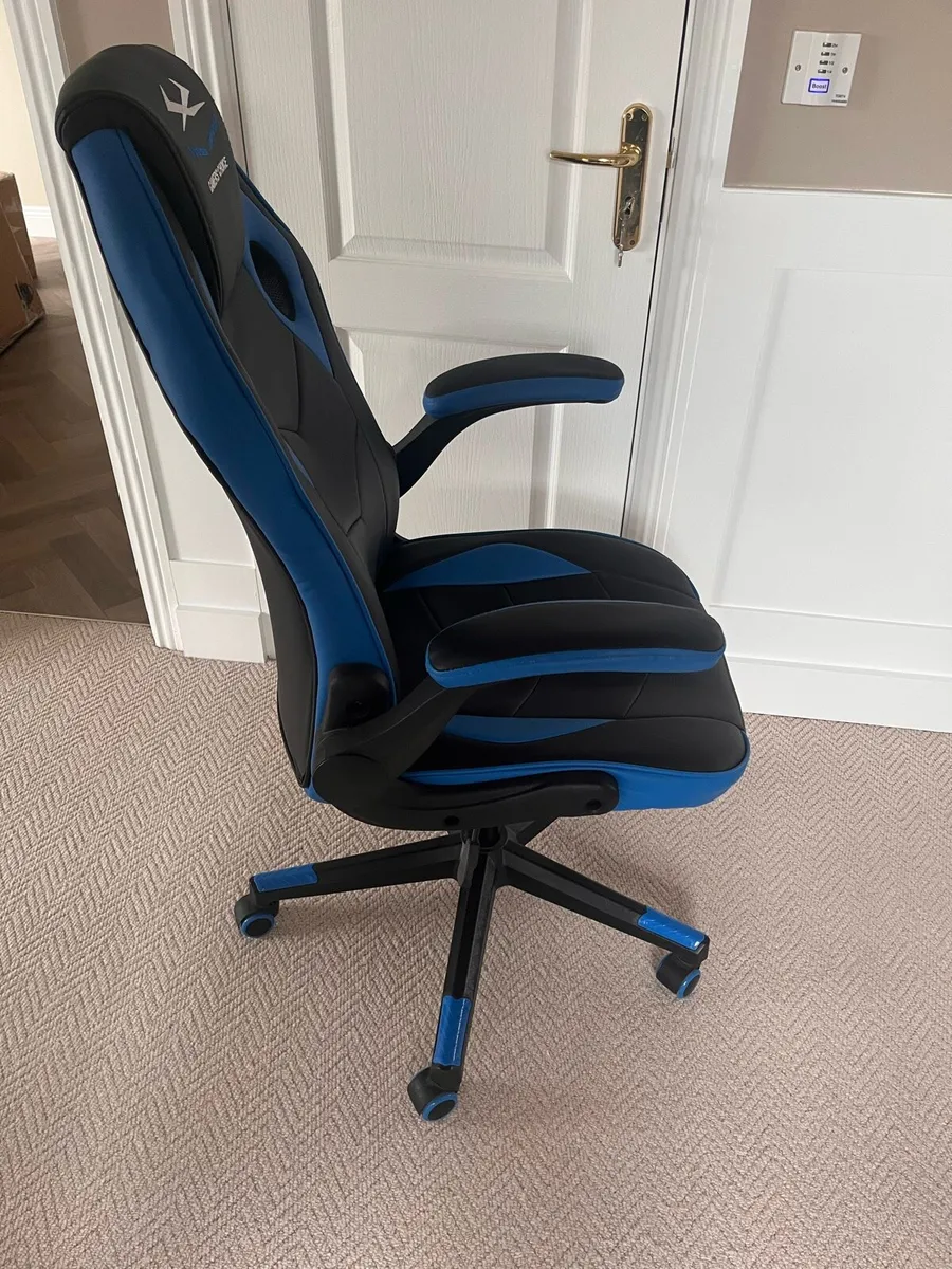 Gaming Chair - Image 4