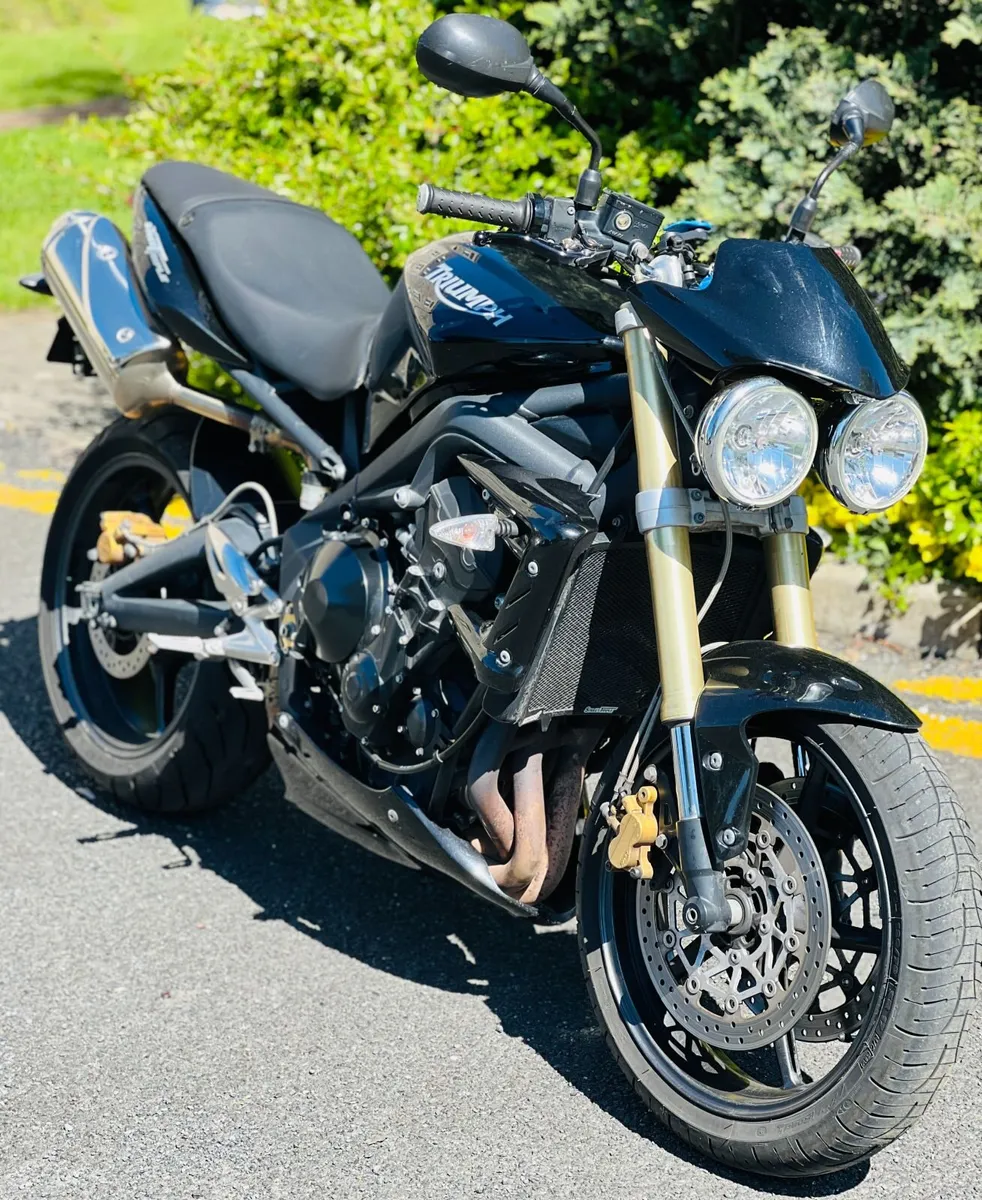 Triumph Street Triple 2011 - Image 2