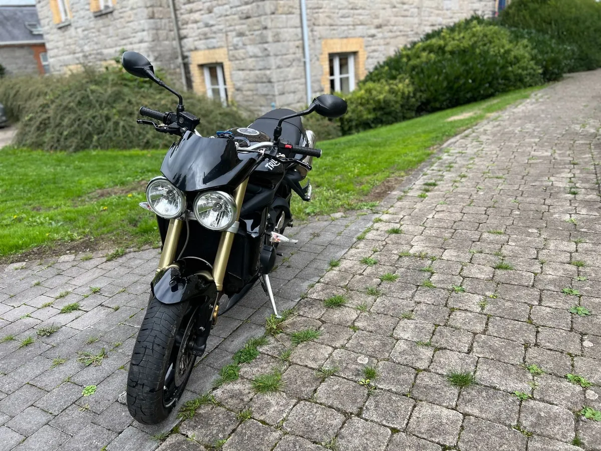 Triumph Street Triple 2011 - Image 4