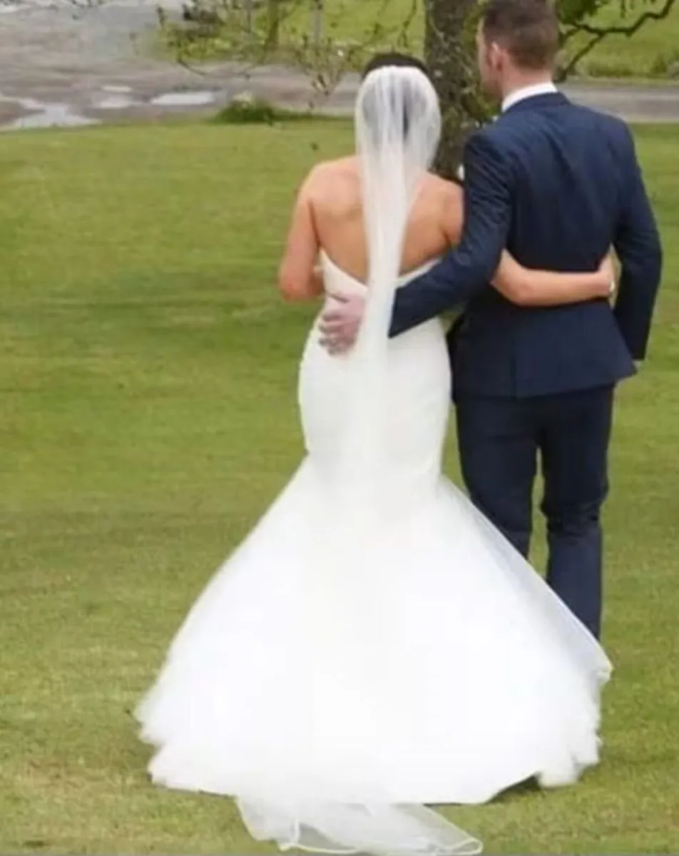 Wedding dress - Image 2