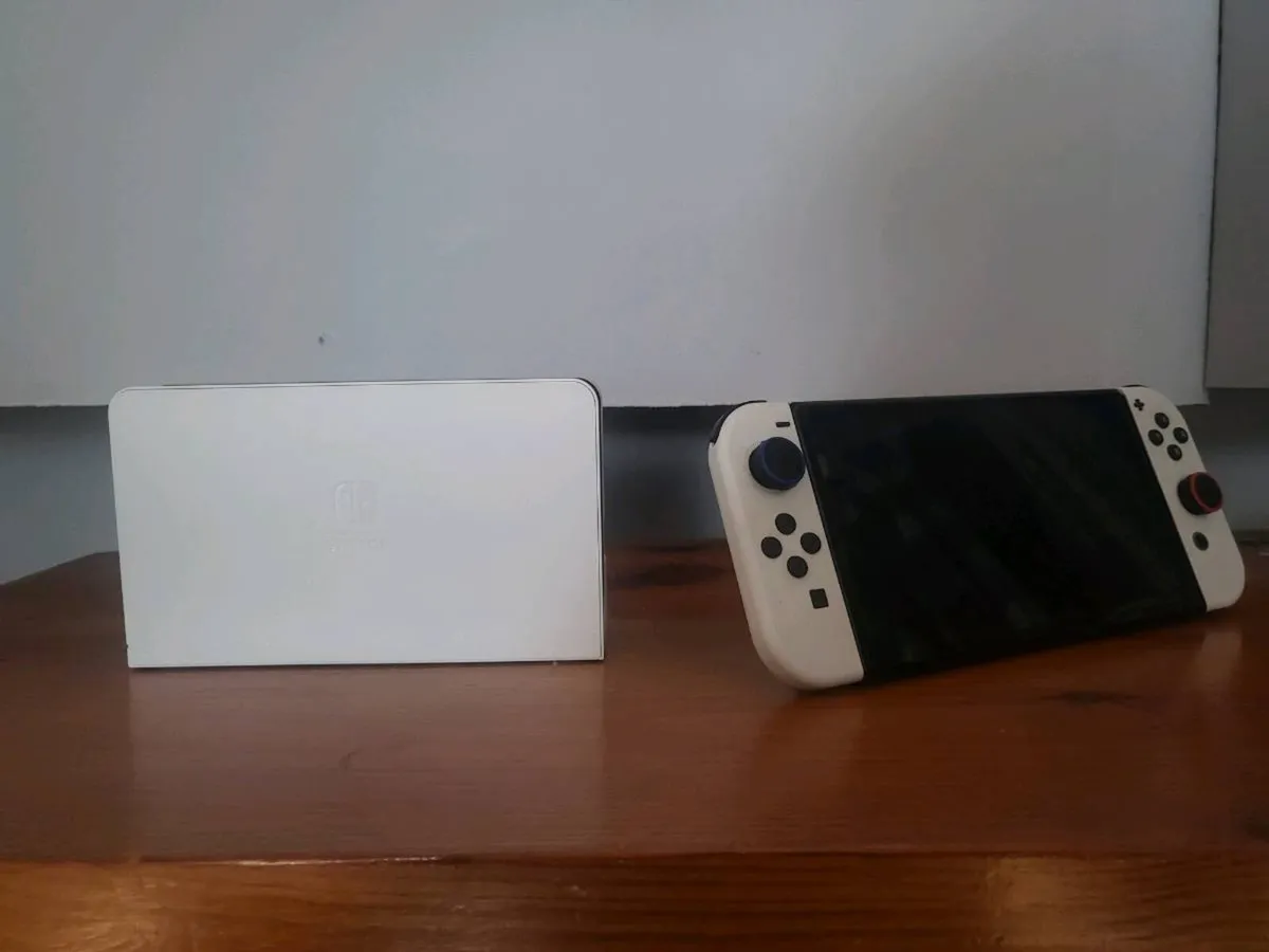 Nintendo Switch Oled (White) - Image 1