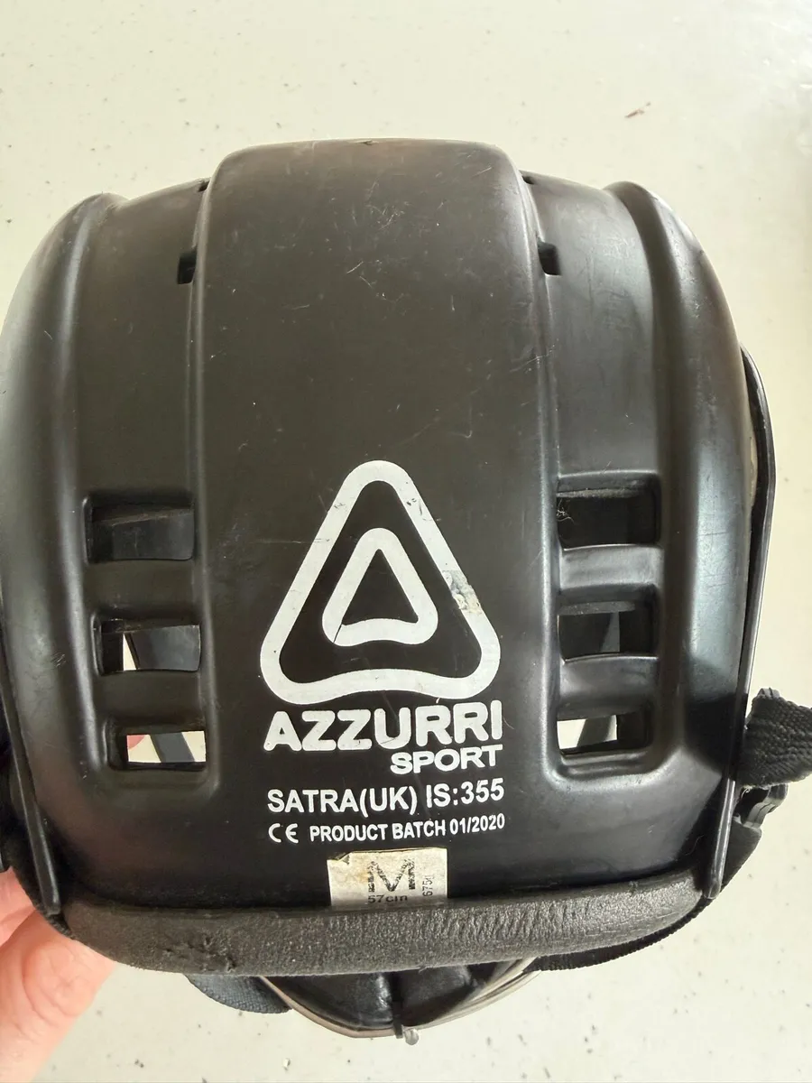 Azzurri Hurling Helmet - Image 4
