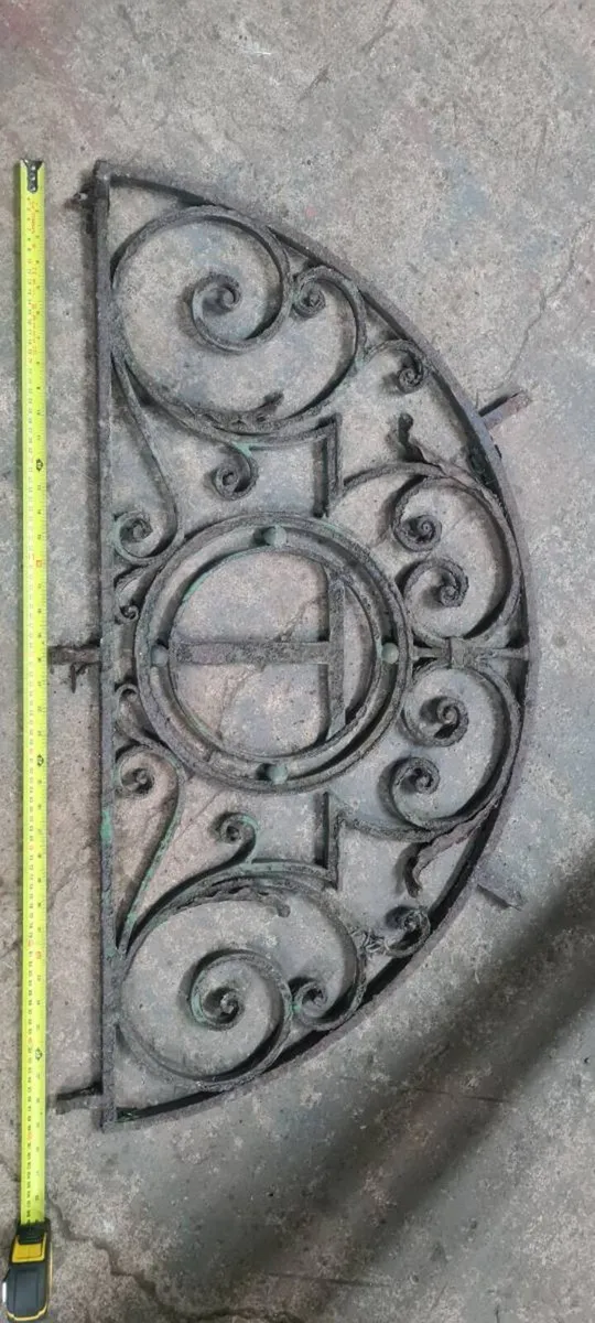 Ornate wrought iron - Image 1