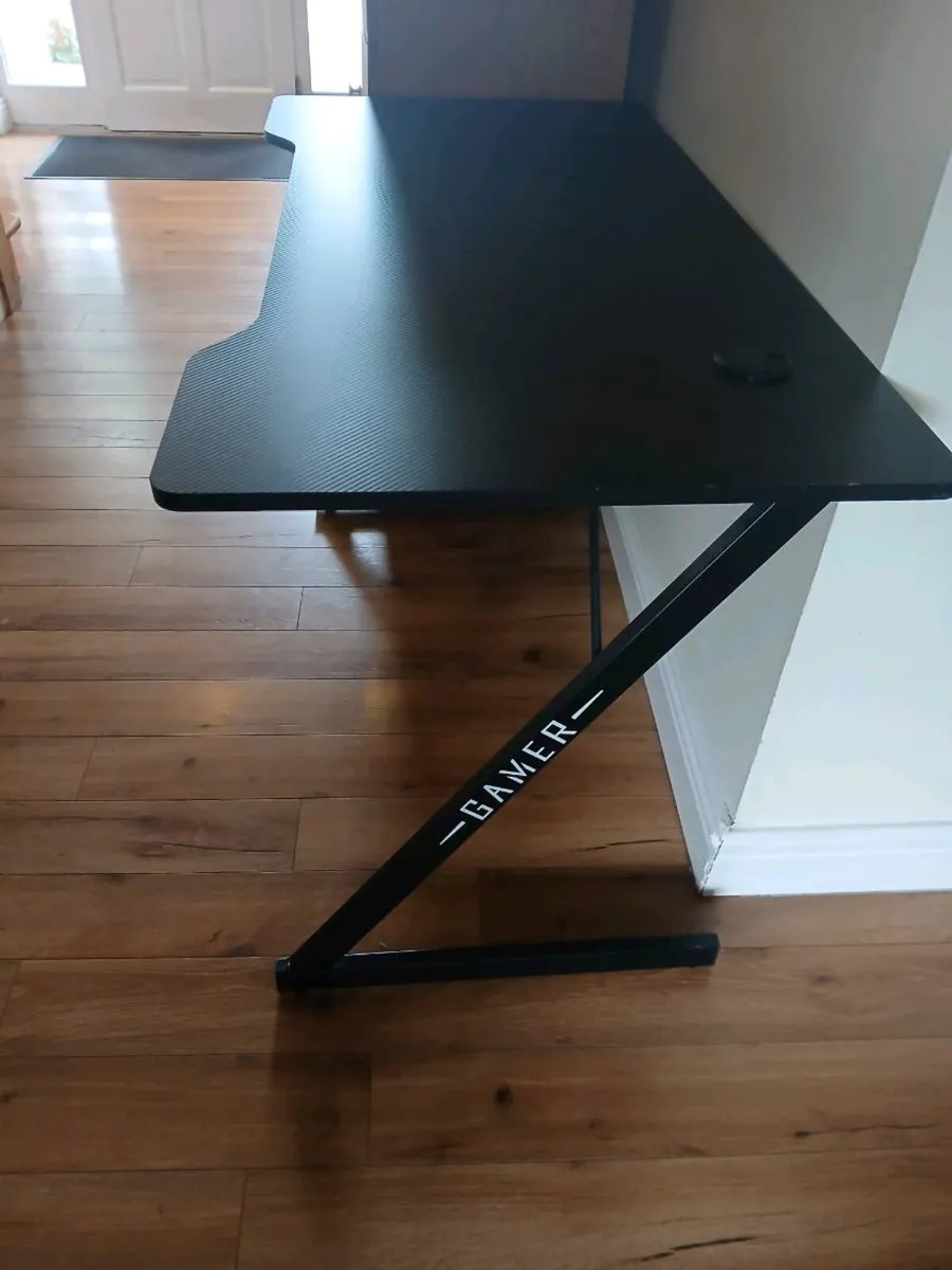 Gaming desk - Image 2