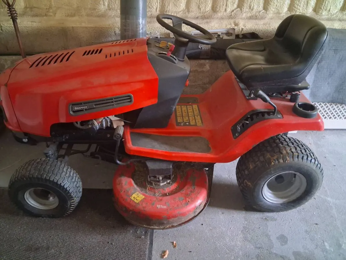 Ride on lawnmower - Image 3