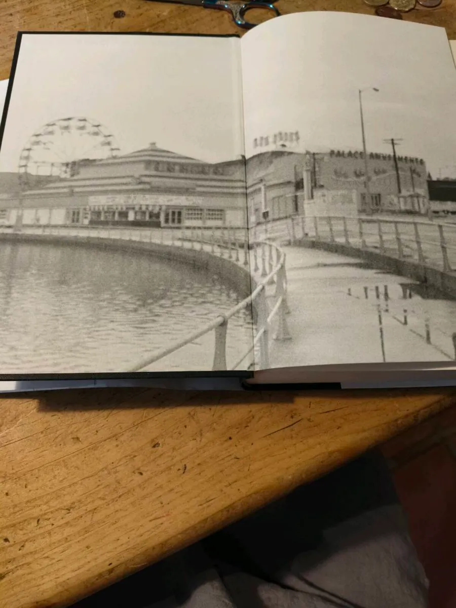 autobiography Born to Run written by Bruce Springs - Image 3