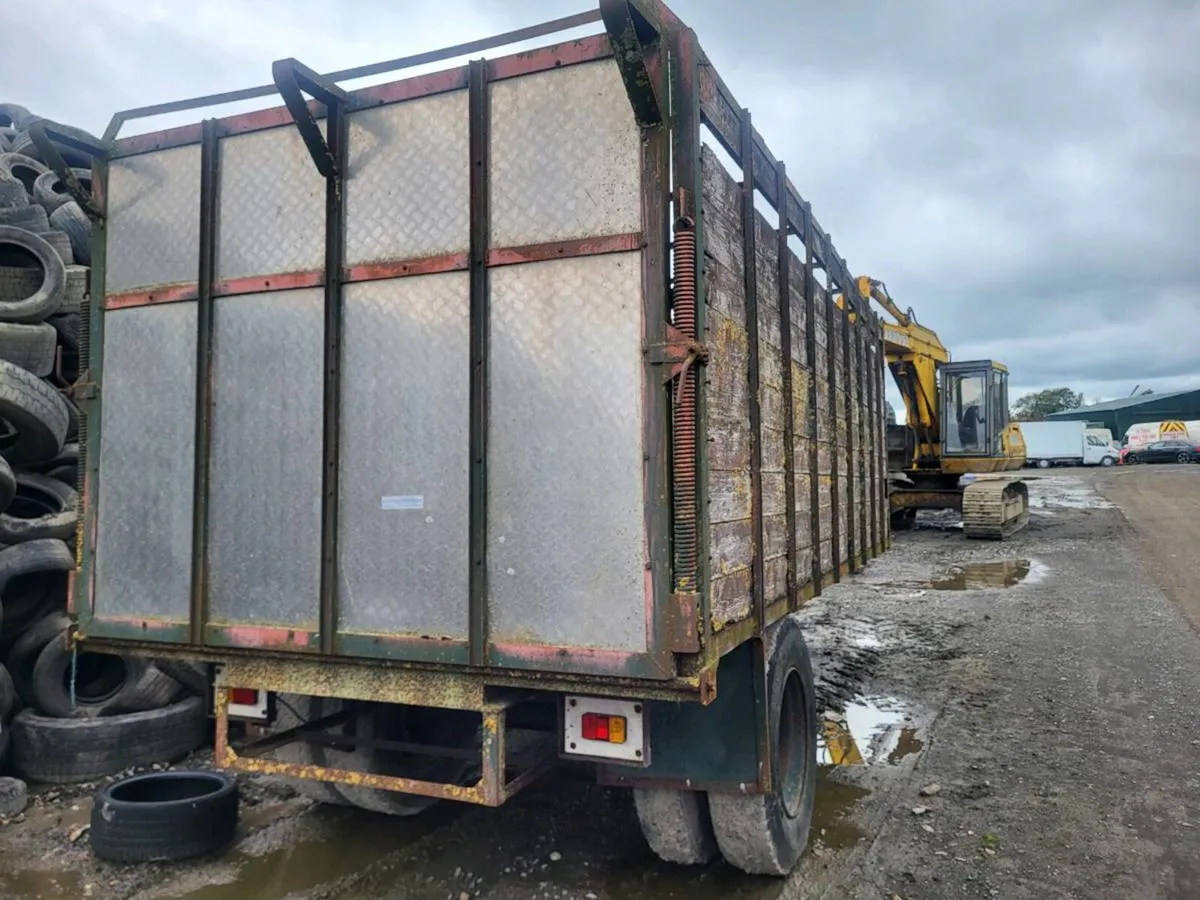 20 ft cattle trailer - Image 2