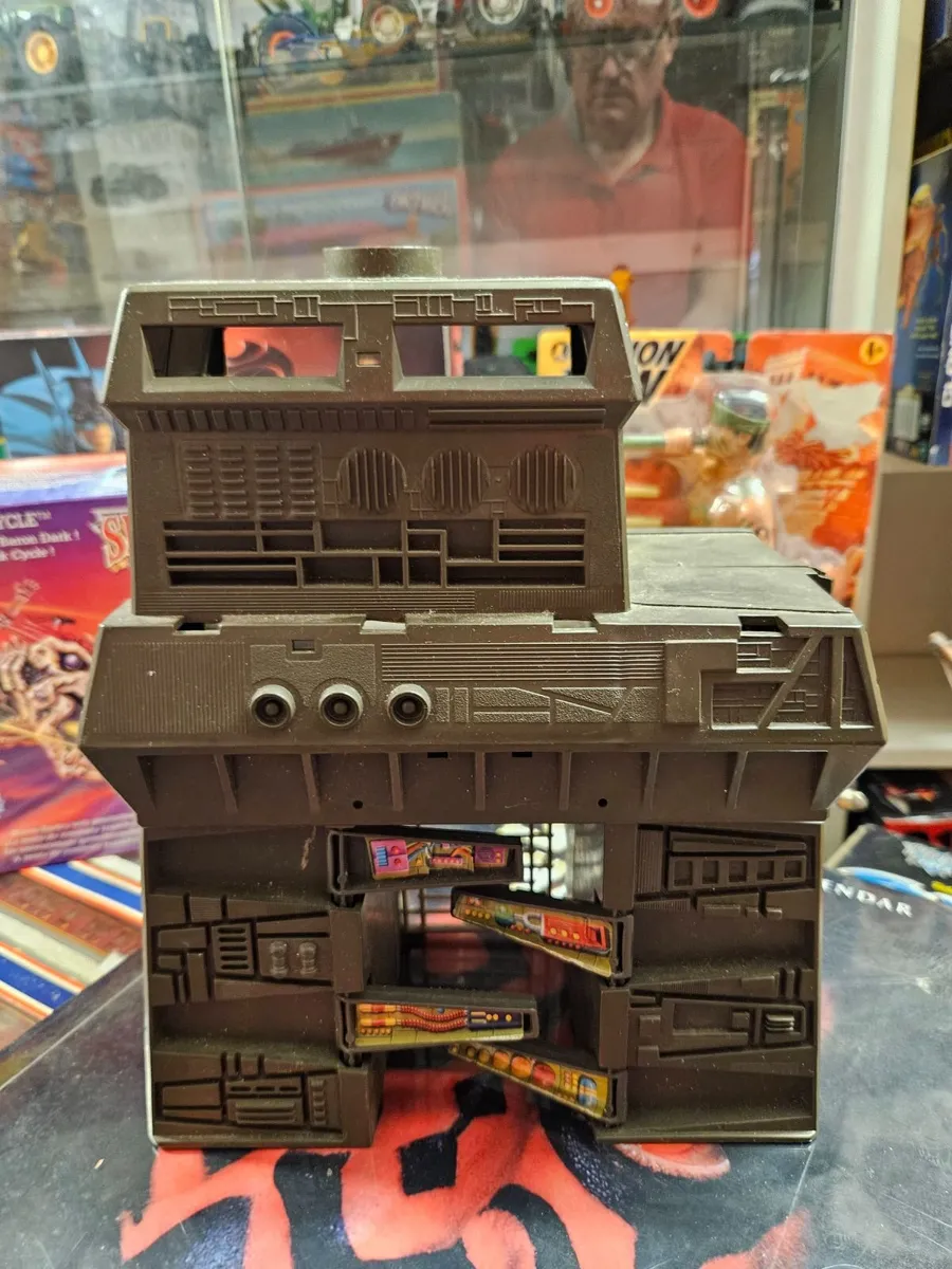 Vintage Marvel Secret Wars Tower of Doom - Image 4