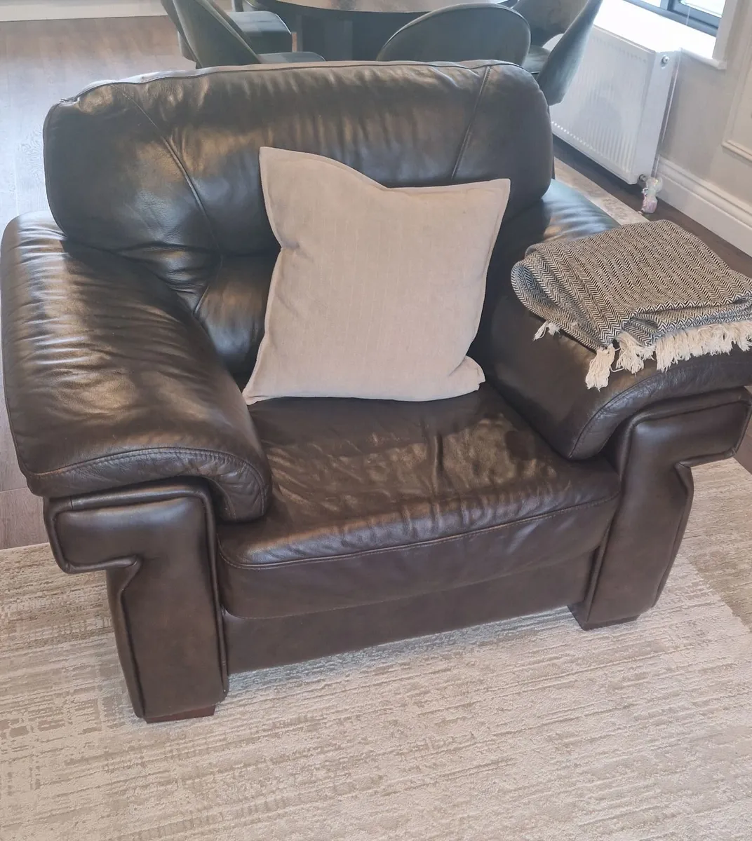 Leather sofa - Image 3