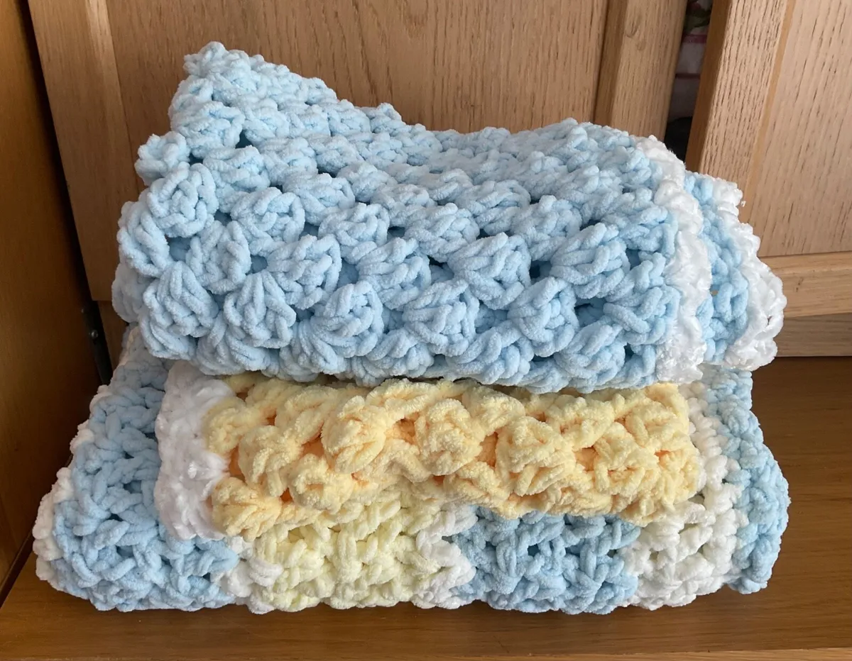 3 Blankets for sale price includes delivery charge - Image 1