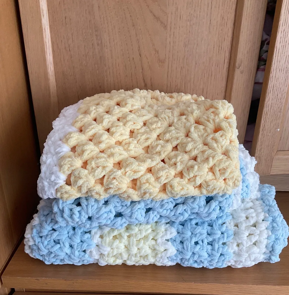 3 Blankets for sale price includes delivery charge - Image 2