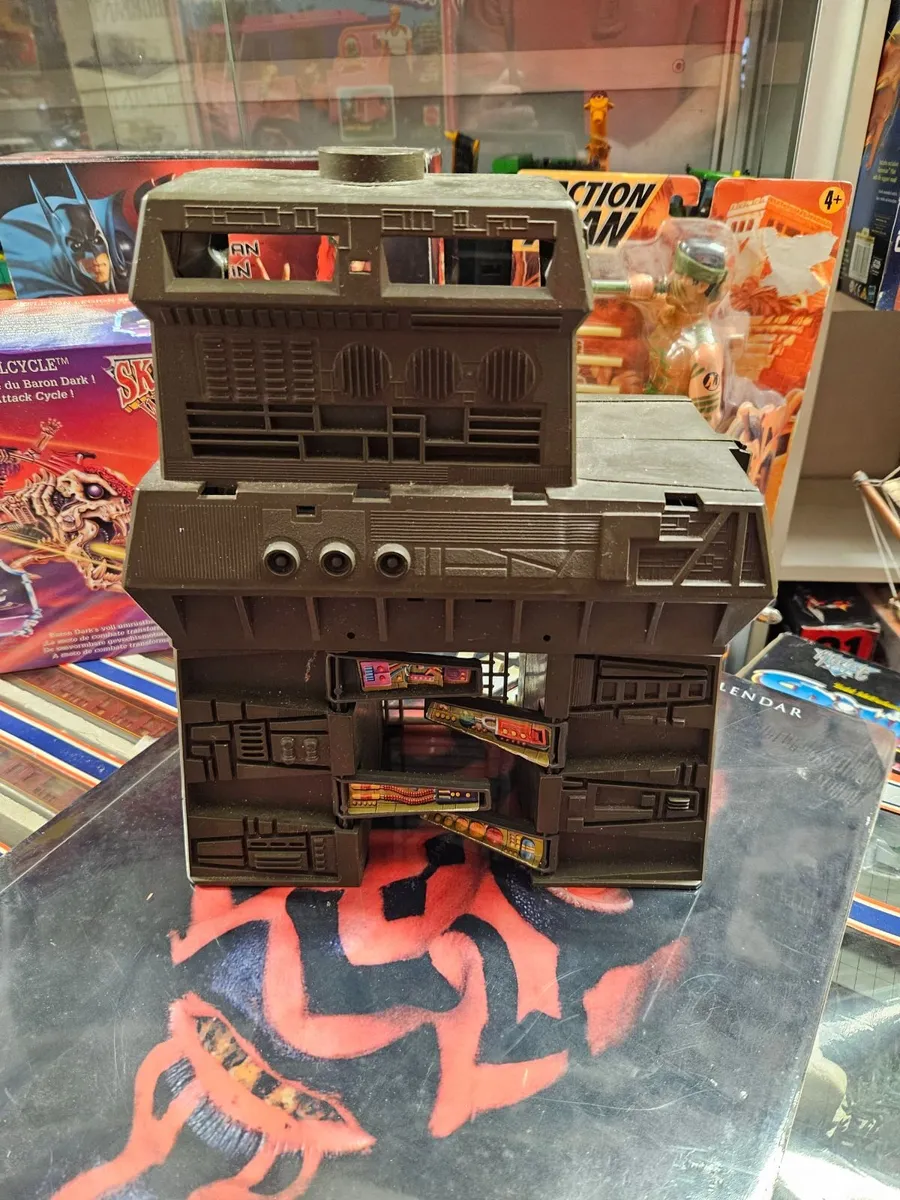 Vintage Marvel Secret Wars Tower of Doom - Image 1