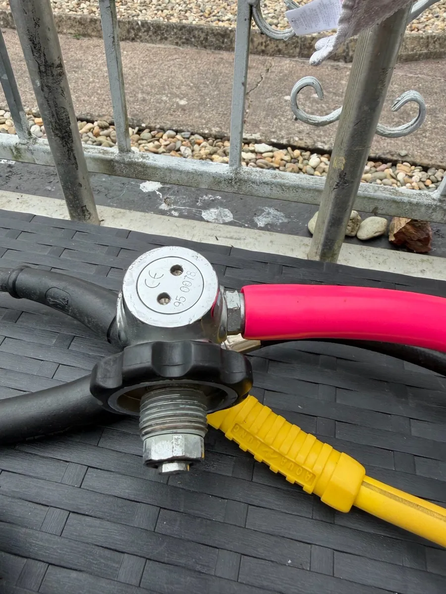 Scuba regulator set - Image 2