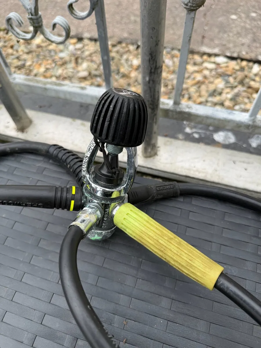 Scuba regulator - Image 4