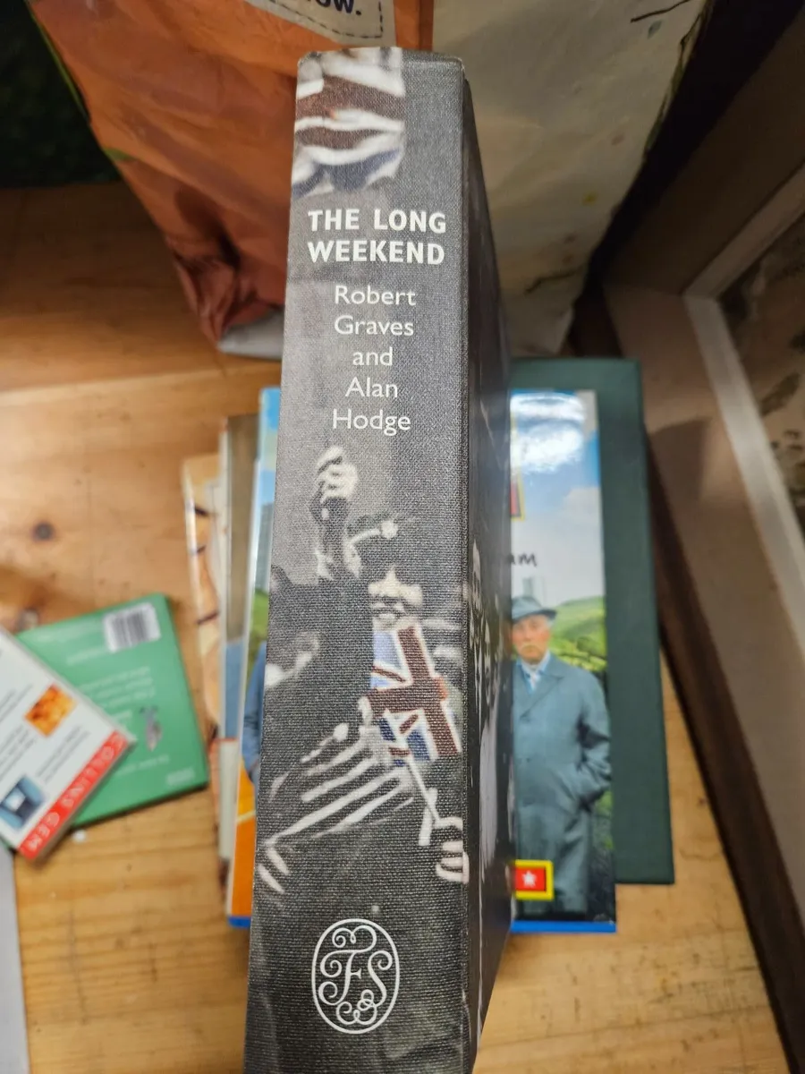Book The Long Weekend Social History of Britain - Image 1