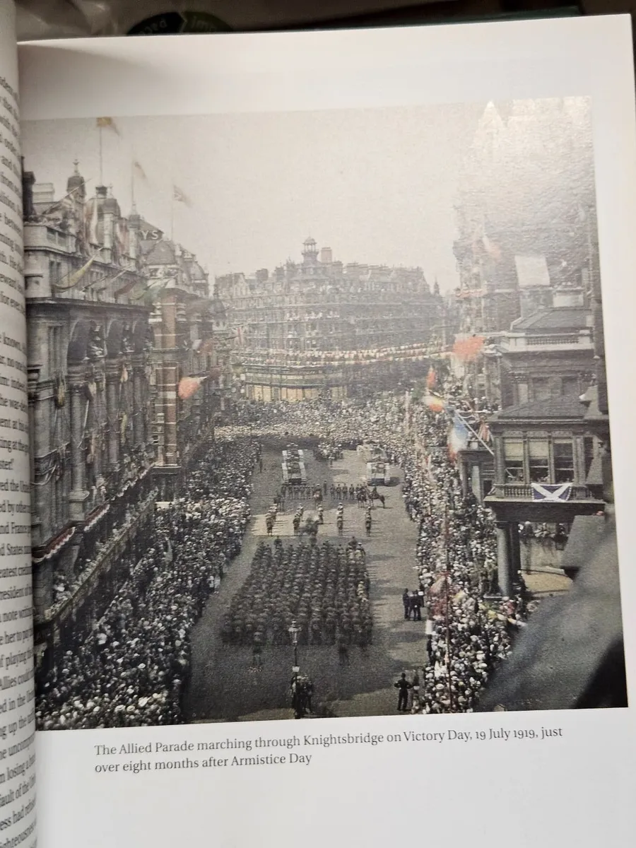 Book The Long Weekend Social History of Britain - Image 2