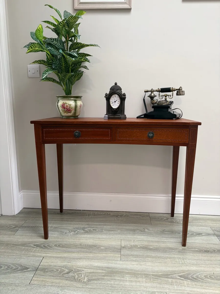 Hall table - Image 1
