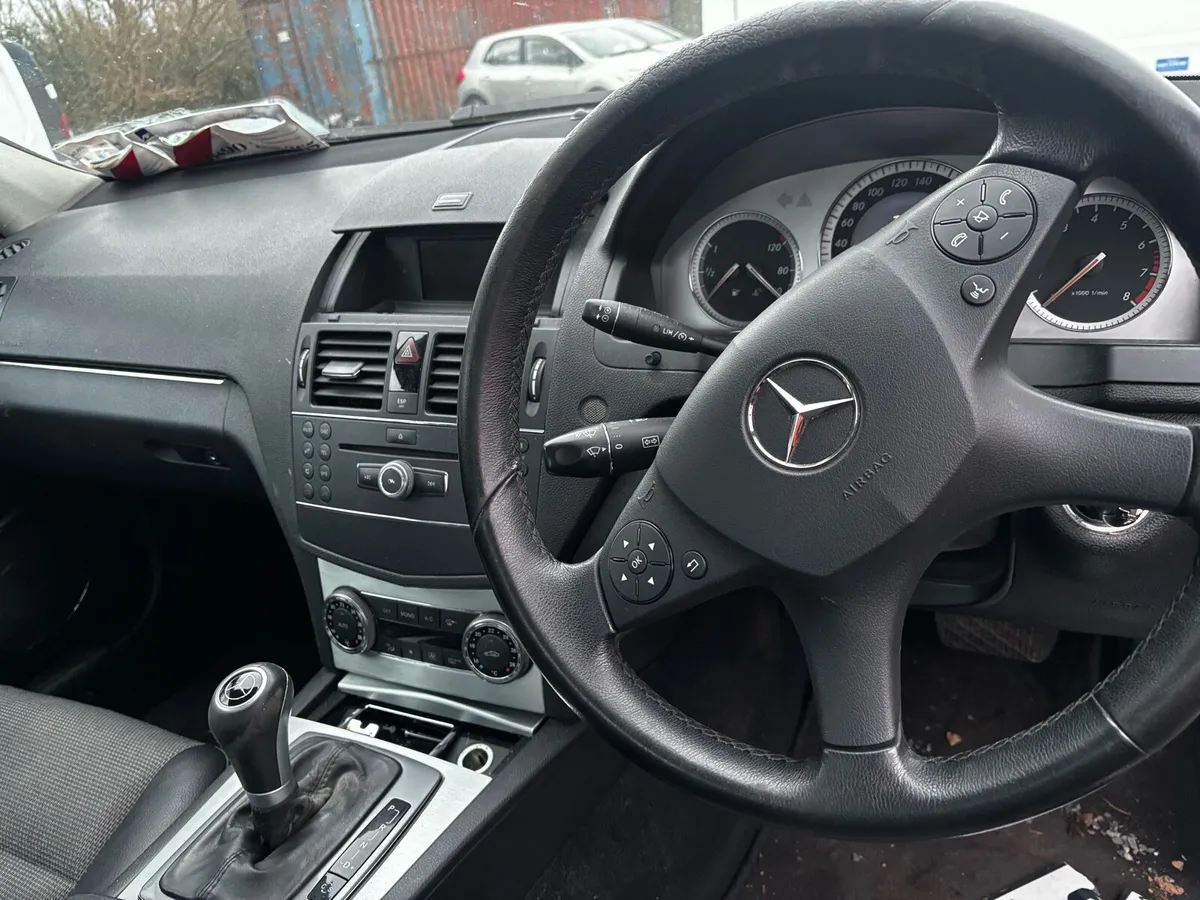 08 Mercedes c200 1.8 petrol automatic - Image 4