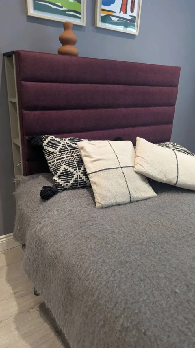 Bed headboard - Image 1