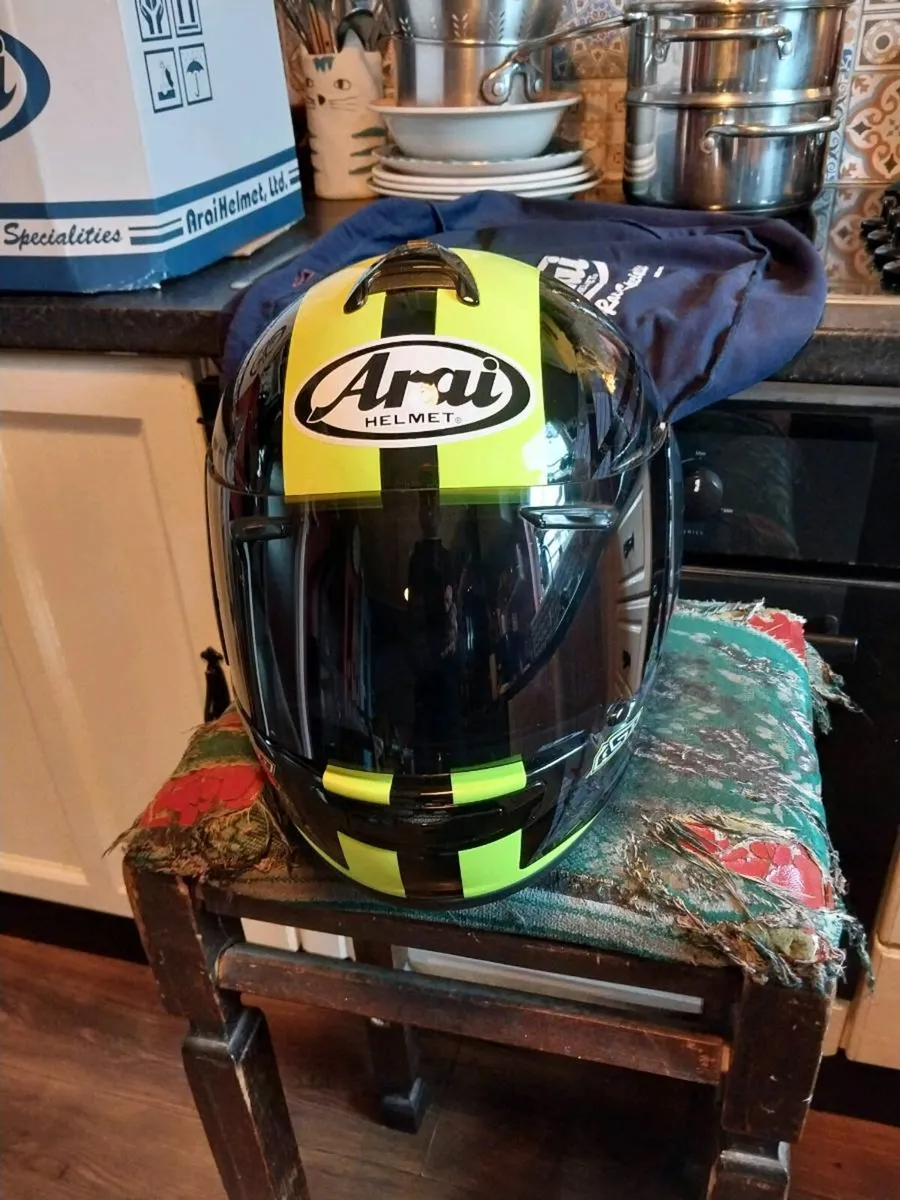 Arai Debut Blast Helmet - Image 1