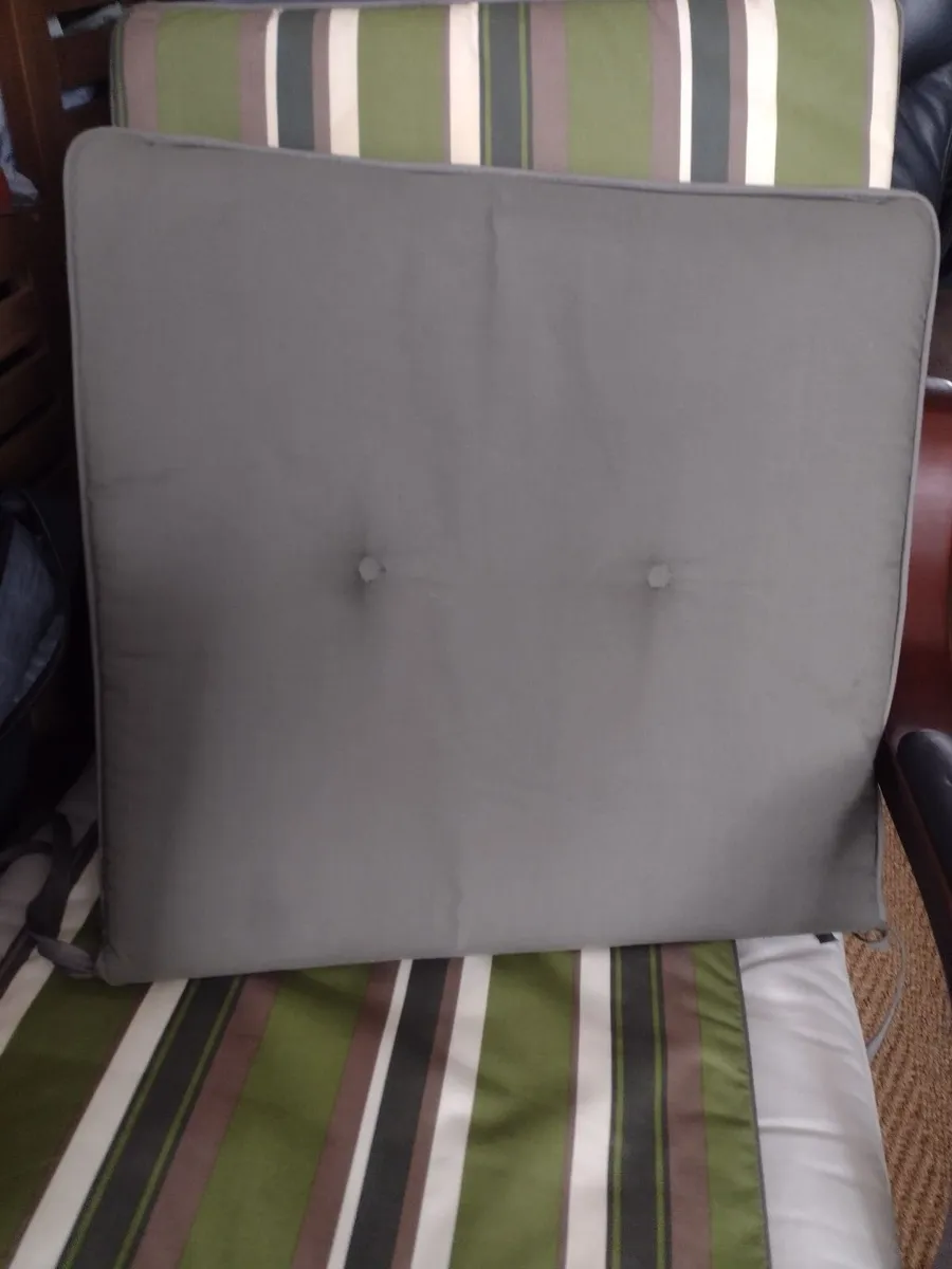 New unused full length chair or bench cushion - Image 4