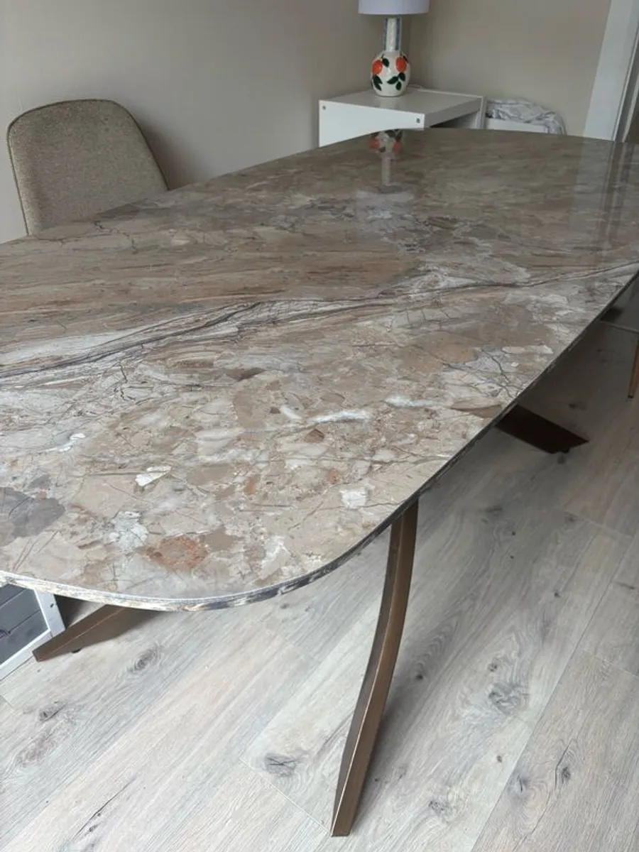 Dining table - Image 3