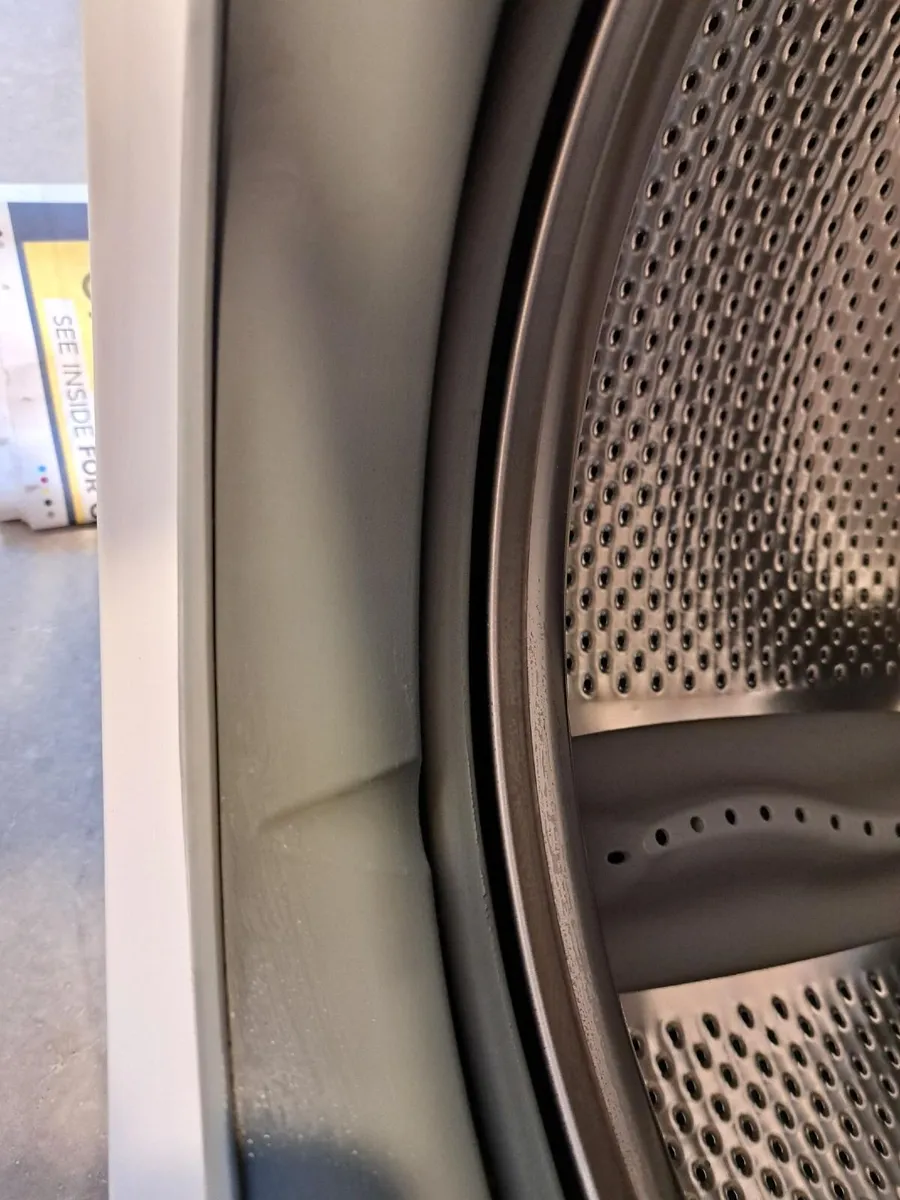 INDESIT Washer Dryer - Immaculate Condition - Image 3